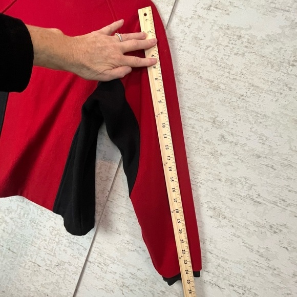 VTG KUHL Alf Women's Wool Coat Sz M Nordic Alpine Warm Minimalist Red Thumb Hole - Picture 15 of 16